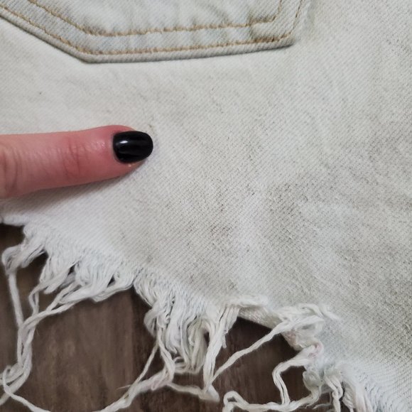 Levis 501 Short - high rise light wash denim. - Picture 10 of 12